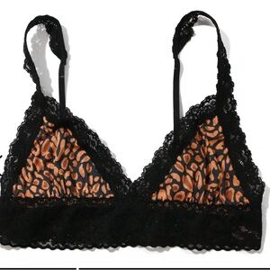 Hanky Panky Dreamease Triangle bralette. Leopard print, size Large.